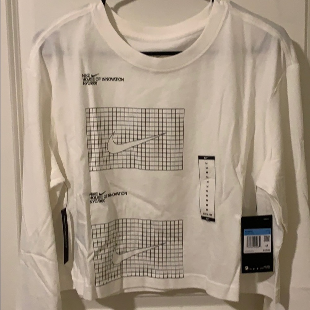 Woman’s crop top by house of innovation